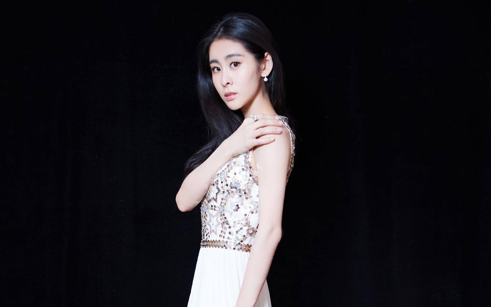 足球的唯一性，中国对阵尤文与哈兰德的生涯之夜