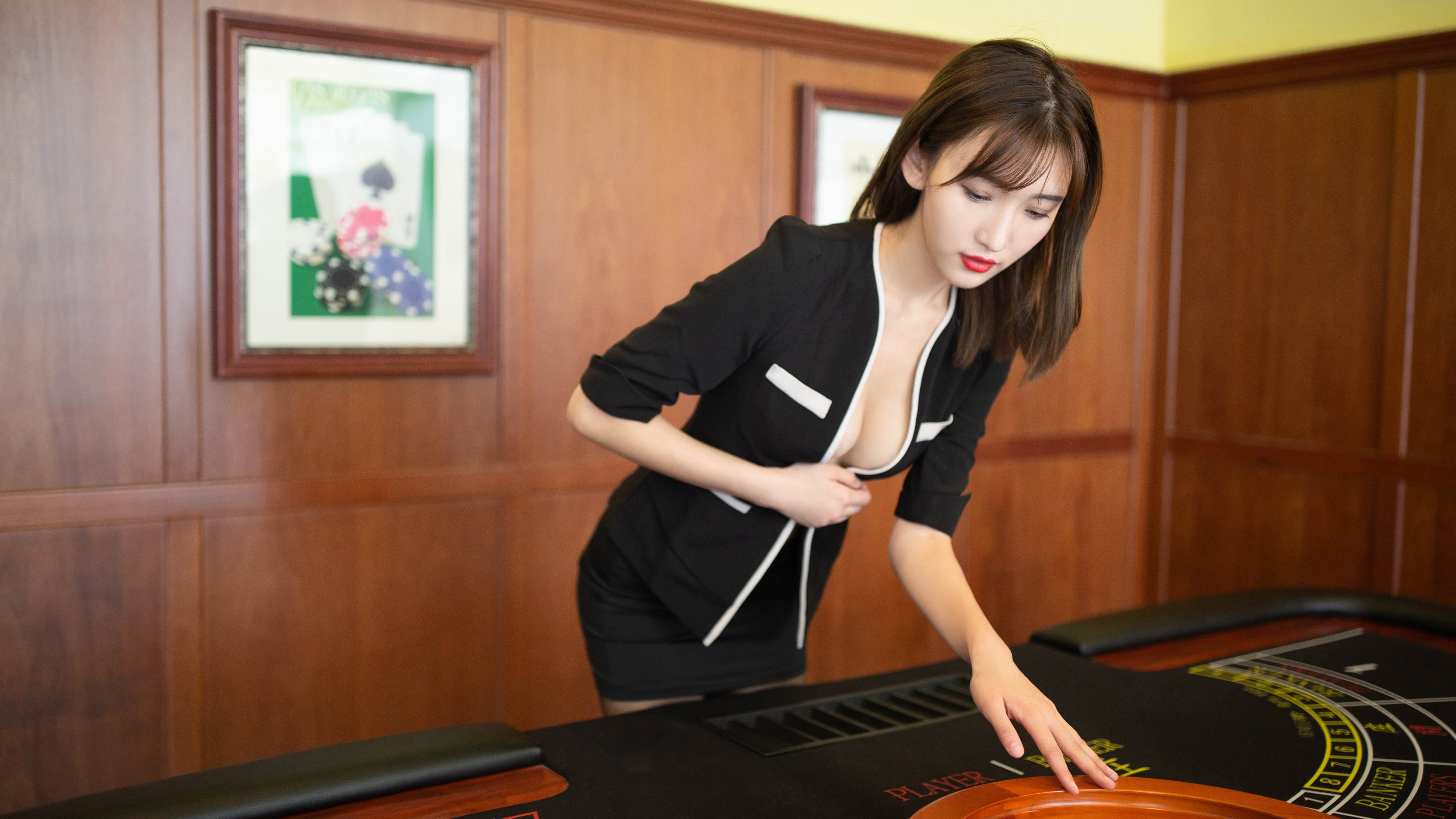 K77震彻伊蒂哈德！克瓦拉茨赫利亚满分神迹撕裂曼城防线